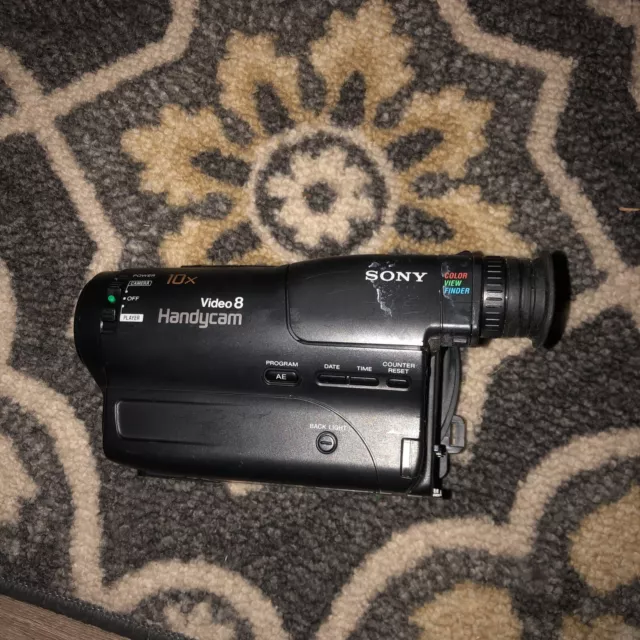 Sony Handycam CCD-TR70 Video8 8mm Camcorder 10x Optical Zoom UNTESTED rare