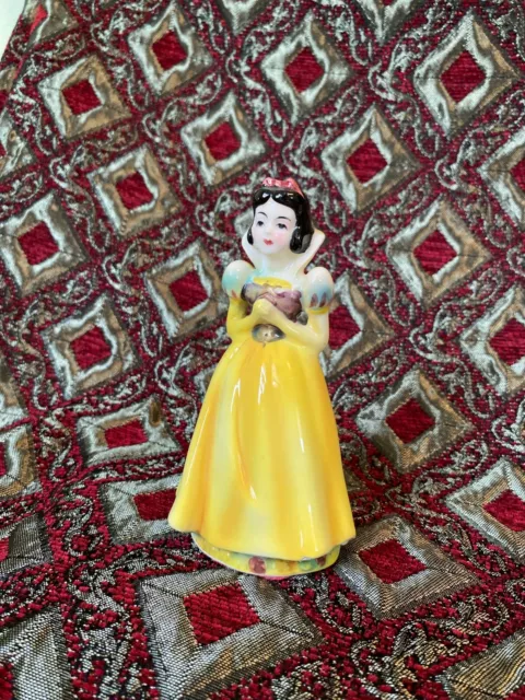 Vintage Snow White Japan 1960 Ceramic Figurine Walt Disney Disneyland Collect