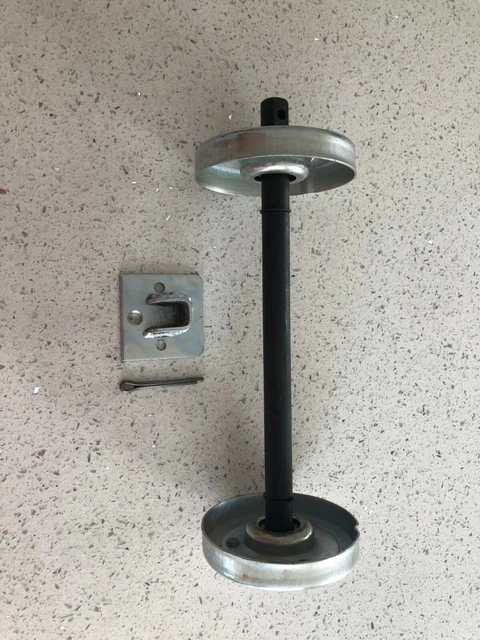 Porta con tapparella. Bobbina / cuscinetto / estremità fittizia. Tipo bullone in tazza. Acciaio
