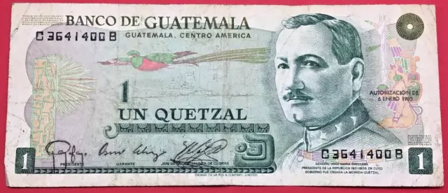 1983 Guatemala 1 UN QUETZAL Banknote C3641400B Enero 6, 1983 w/Sleeve