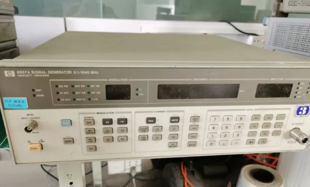 Agilent / HP 8657A Signal Generator, 100 kHz to 1040 MHz