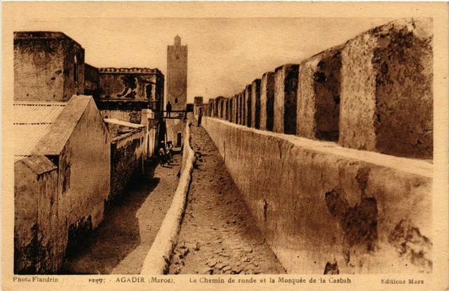 CPA AK AGADIR - Le Chemin de ronde Mosquée de la Casbah MAROC (796076)