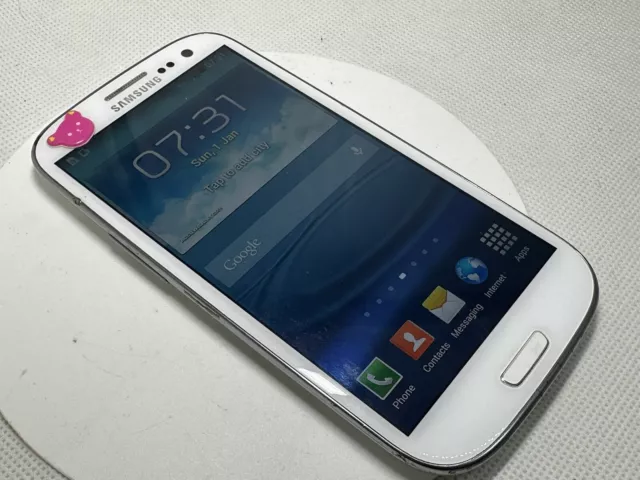 Samsung Galaxy S3  GT- I9300 - Unlocked Smartphone