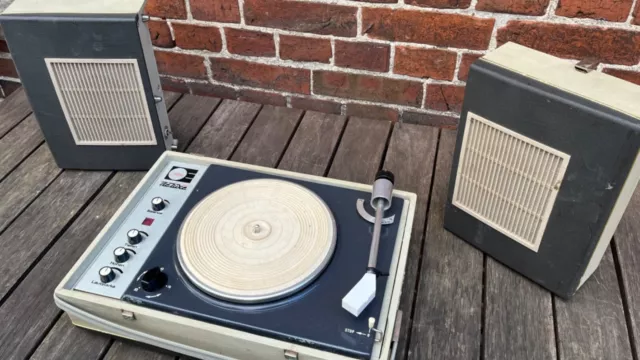 Stereo-Plattenspieler Soletta deLuxe mit 2 Lautsprechern . 1967