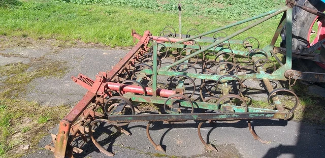 Landwirtschaftliches Gerät Kultivator 2.80m Arbeitsbreite mit Neuen Satz Schare