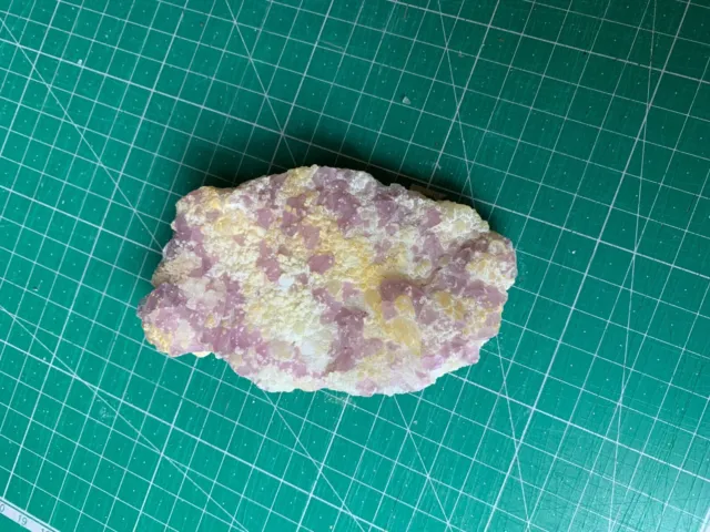 großes interessantes Sammlerstück seltener Edelstein Mineralkristall Fluorit?
