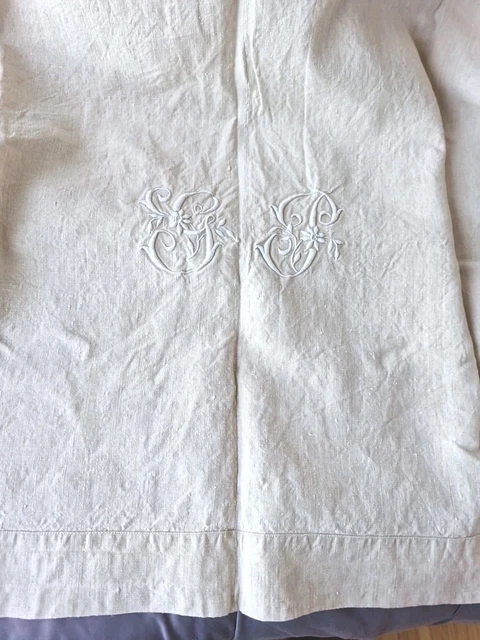 Trois draps anciens en coton, deux brodés. - Enchères Occitanes