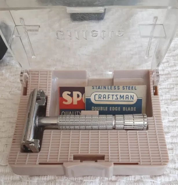 Vintage Gillette A4  Double Edge Safety Razor Set in Case