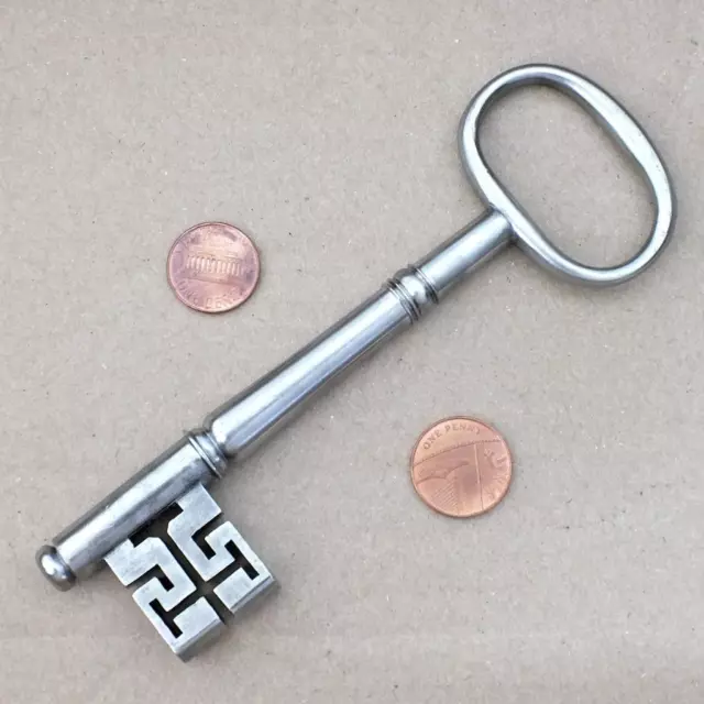 Großer antiker Schlüssel - Qualität BRÜCKENSTATION Schlüssel mit Drahtschleife 57⁄8"" - Ref. K936