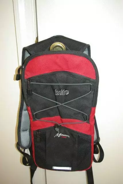 NEW MONSOON HYDRATING HYDRATION BACKPACK UNISEX RED AND BLACK like CamelBak