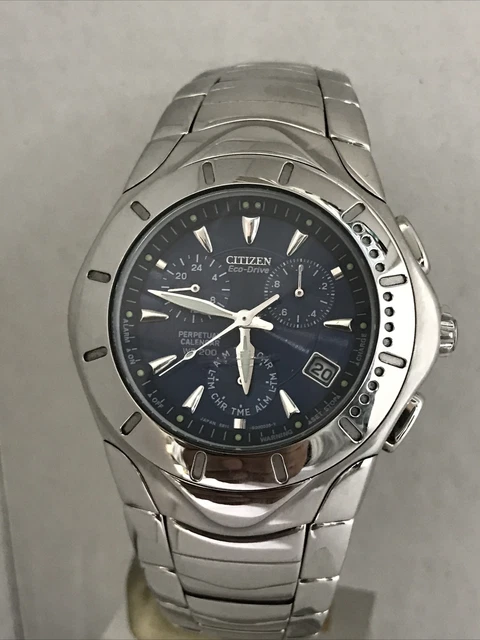 Citizen Orologio Uomo Eco-Drive Sport Luxury PCAT: Cronografo, Quadrante Nero, Bracciale Oro, Vetro Zaffiro