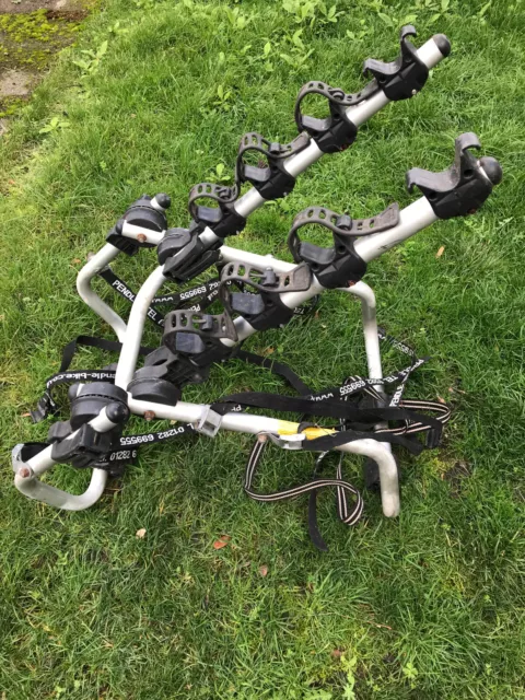 AVENIR NEVADA ALLOY 4 Bike Rack carries Four Bicycles on Hatchback