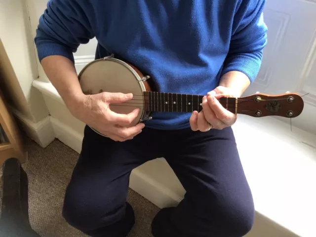 Ukulele ..banjo