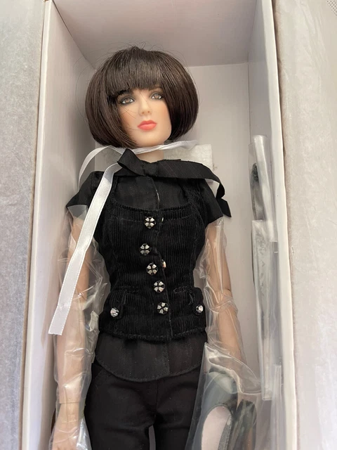 TWILIGHT SAGA ~New Moon~ ALICE CULLEN DOLL ~2010 Tonner Doll NIB RARE!