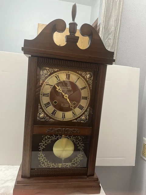 Champion 31 day Mantel Wall  Clock Works Chimes On Hour And Half Hour Vintage