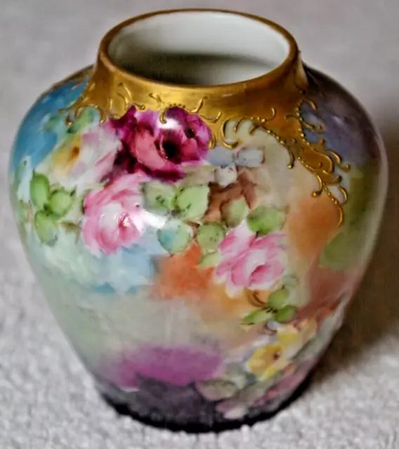 Stunning!! H&C LIMOGES FRANCE HAND PAINTED, Cabinet vase  w/ GOLD TRIM Gilding