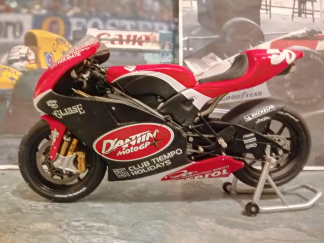 1/12 Minichamps Ducati Desmosedici Neil Hodgson Moto GP 2004