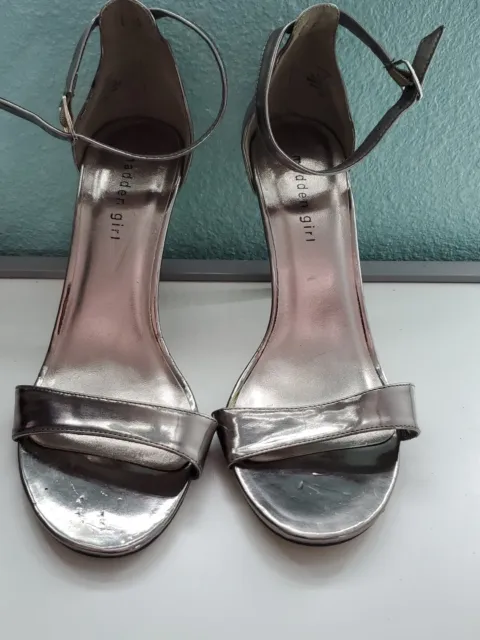 Madden Girl Women's High Heels Stiletto DAFNEY-WHT/PAT Open Toe MetalliSize 10US