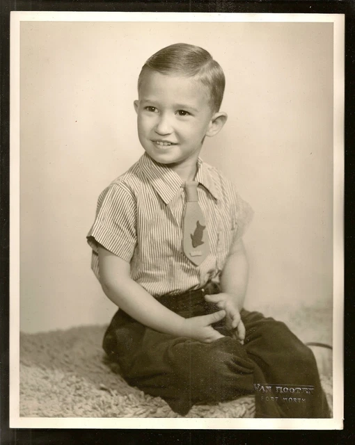 1950'S B/W PORTRAIT Photo Young Boy Wearing Tie Van Hooten Studio Ft