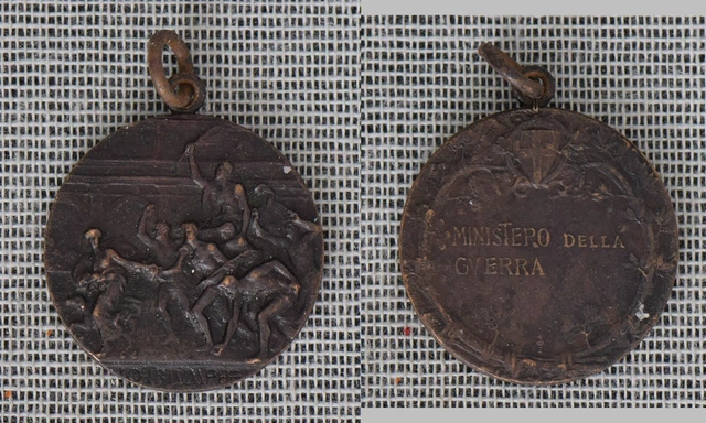 ITALY - Medal - Vittorio Emanuele III - Ministero della Guerra