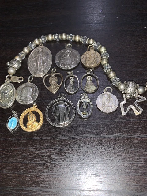 MEDALLAS CATÓLICAS DE COLECCIÓN Colgante 58 Grs.