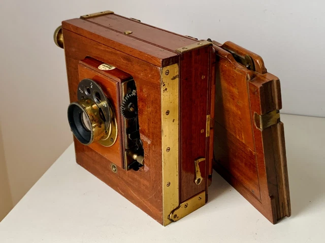 Ancien Objectif Photographique Laiton A Crémaillère Chambre Ou Appareil