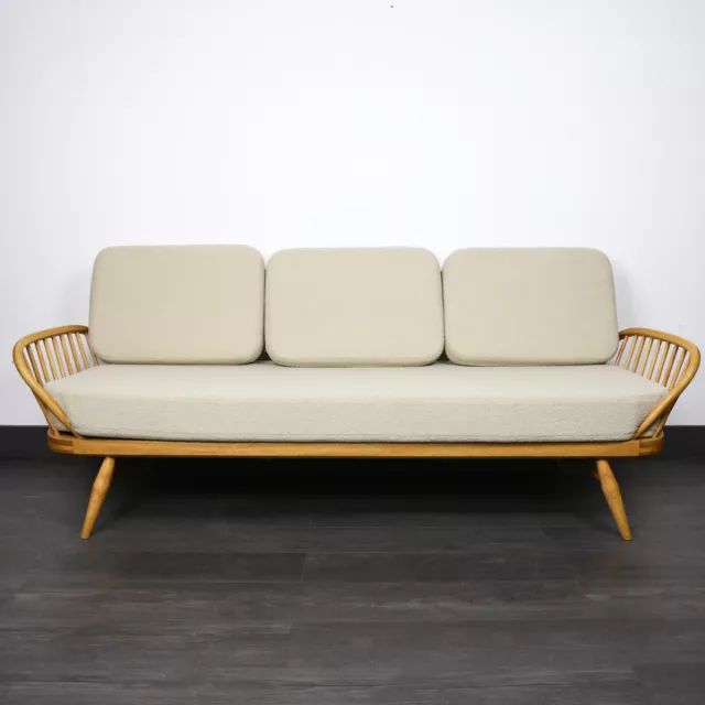 Bouclé Replacement Cushions for Ercol 355 Daybed/ Studio Couch in Beige Boucle