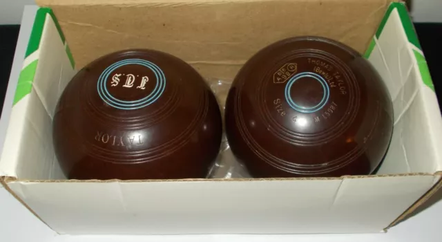 Vintage Pair Of Brown Size 4 Thomas Taylor Lignoid Lawn Bowls With Original Box
