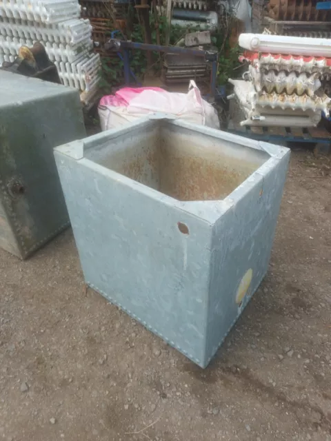 vintage galvanised riveted water tank garden planter feature table water butt