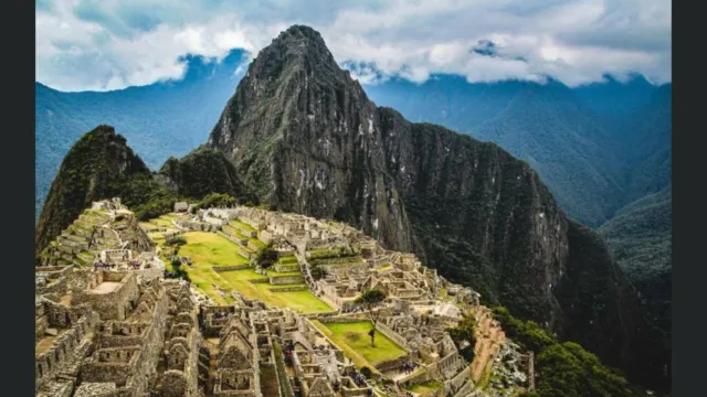1000 piece Machu Picchu landscape photo jigsaw puzzle for adults