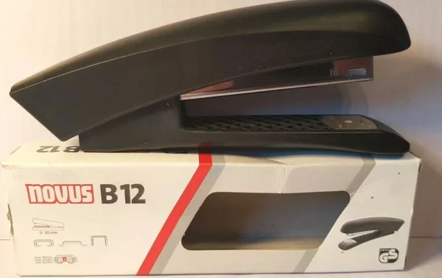 Hefter  Novus  B12    15 Blatt    6Stück  Farbe :SCHWARZ