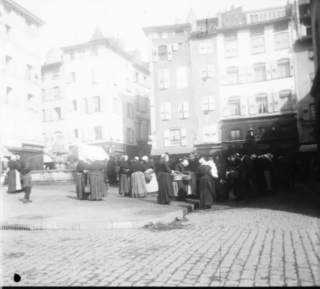 LE PUY EN VELAY c. 1900 - Négatif Verre - Place du Plot Marché -  113