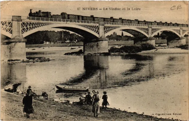 CPA AK NEVERS - Le Viaduc et la Loire (456929)