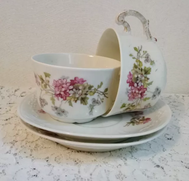 Lot deux tasses, Porcelaine de Limoges