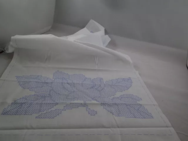 Paño de punto de cruz floral rosa de polietileno algodón preestampado solo 14" x 36