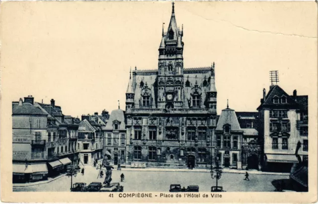 CPA Compiegne - Place de l'Hotel de Ville (1031822)