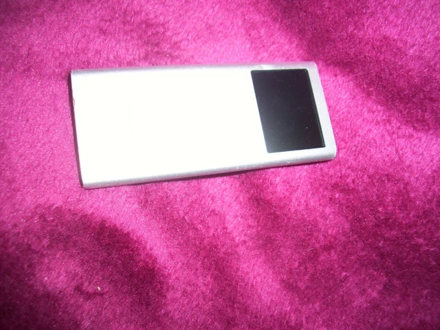 Apple Ipod Nano 2nd Generation Silver  (4GB) Model A1199  lot10