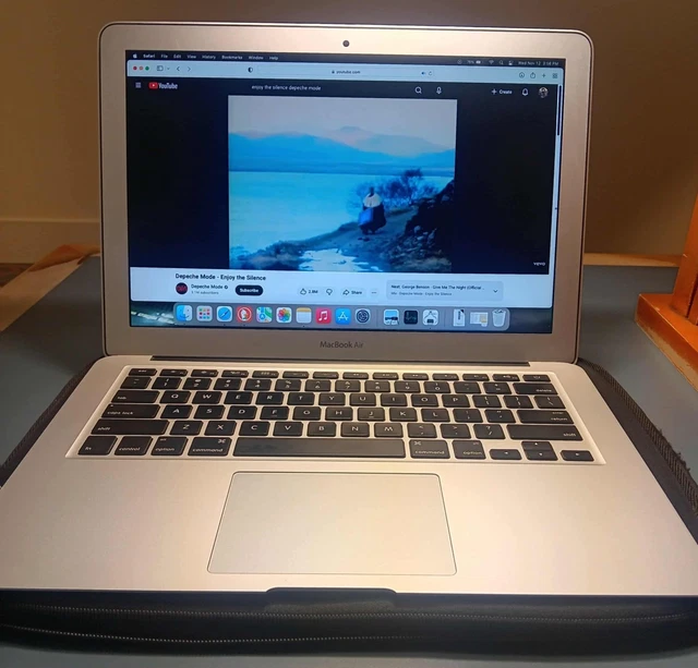 Macbook Air 11 Inch | Core i7 (1.8 GHz) | 2011 Specs (Core i7 1.8 GHz, 2011, MD214LL/A, A1370