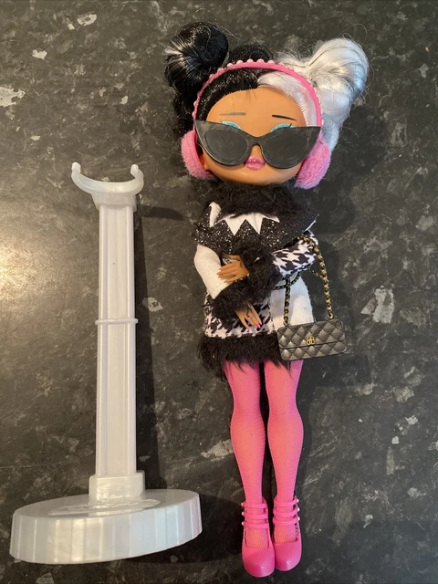 LOL SURPRISE OMG Miss Independent Fashion doll with Original