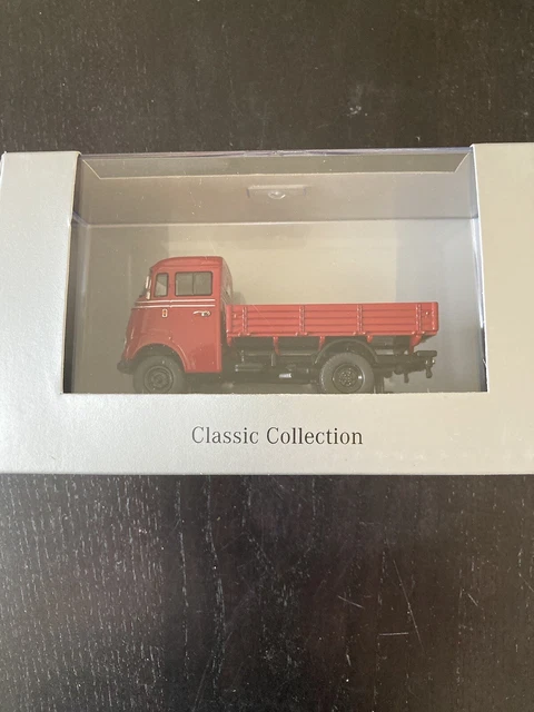 Camion Miniature 1/43 MERCEDES BENZ L319 Dépanneuse - Premium ClassiXXs, Métal Zamac, Jaune, Neuf Dans Sa Boîte