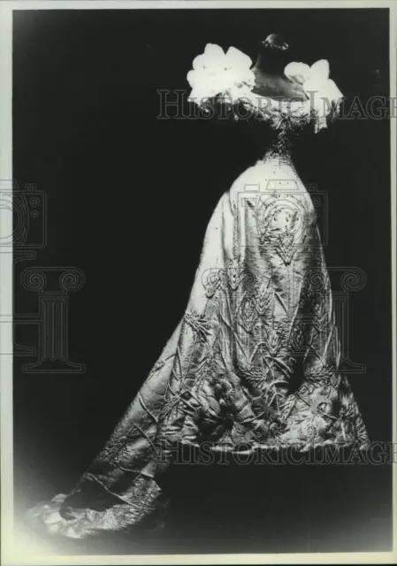 1981 Press Photo Queen Marie of Romania 's dress for Czar Nicholas II coronation