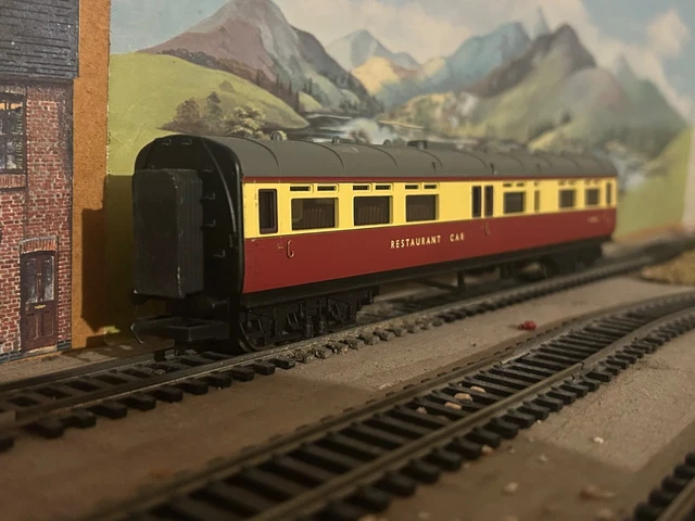 HORNBY COLLETT COACHES BR Carmine and Cream livery x3 £21.50 - PicClick UK