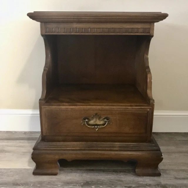 Vintage Ethan Allen Nite Table/Nightstand Cabinet 15-5206