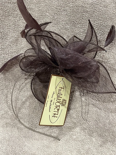 Failsworth Marrone Matrimonio Madre della Sposa Corse Fascinator Fascinator