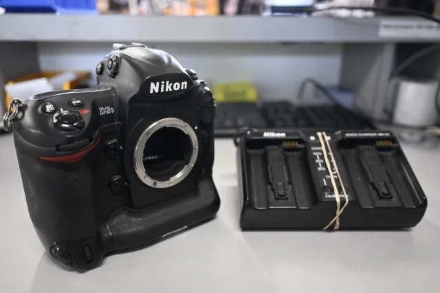 Nikon D3s FX Full Frame DSLR Camera Body Only 12.1MP S/N: 2024931