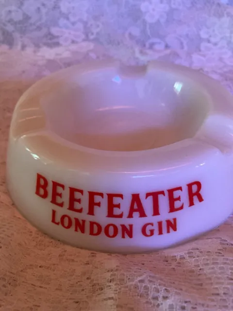 Vintage White opaline  glass Beefeater Ashtray .NAZEING Regicor Made in England.