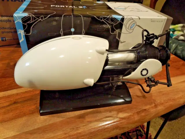 Portal 2 Portal Gun Replica with lights and sound By Think Geek TESTED WORKING