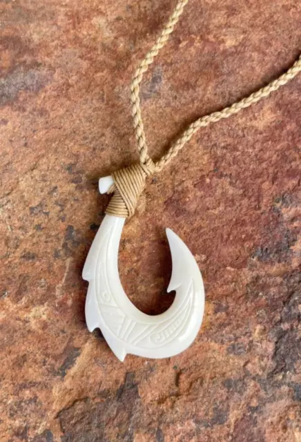 HAWAIIAN DESIGN JEWELRY Fish Hook Bone Carved Pendant Necklace/Choker #  35106-1 $19.79 - PicClick
