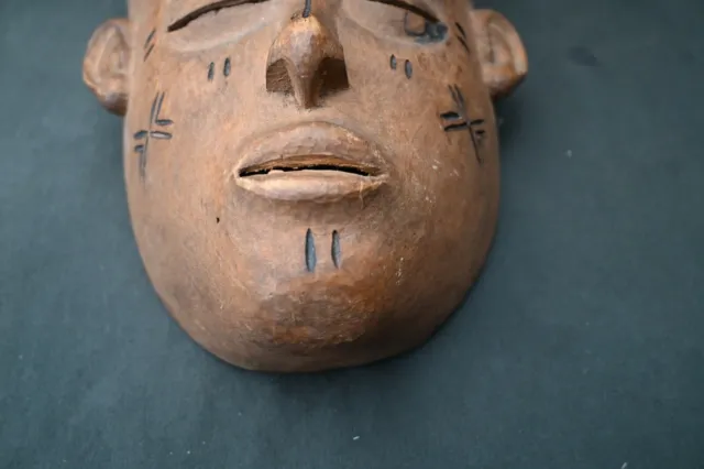 Genuine wooden mask from the Lwena, Angola 4