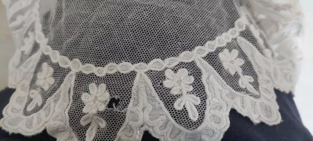 aube de prêtre ancienne bas en dentelle sur tulle 2